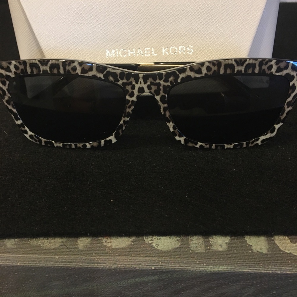 NWT Michael Kors Sunglasses - Picture 4 of 6